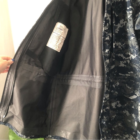 U.S. Navy parka Small Long digital camouflage practically brand new Velc… - Picture 2 of 8